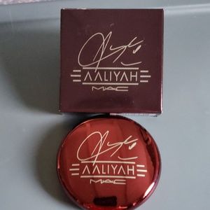 MAC limited edition Aaliyah bronzer